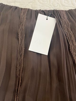 Falda larga Zara marrón con encaje