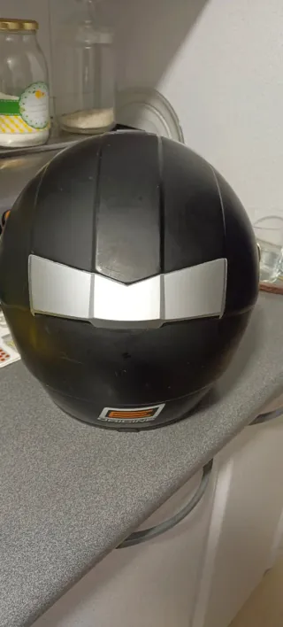 Casco de moto negro
