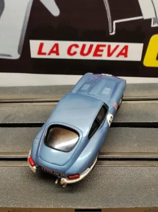 Jaguar E-Type Scalextric Azul