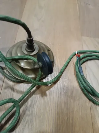 Lámpara colgante antigua latón y cristal.