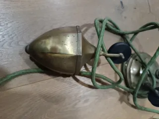 Lámpara colgante antigua latón y cristal.