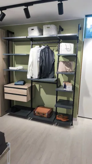 Vestidor modular con cajones y estantes