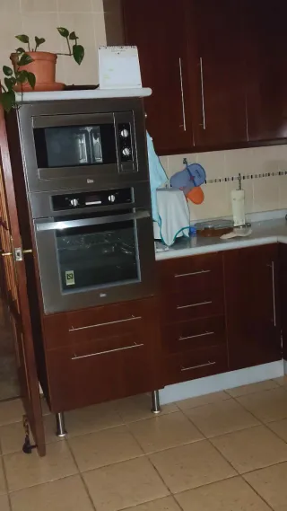 Mueble de cocina madera y cristal