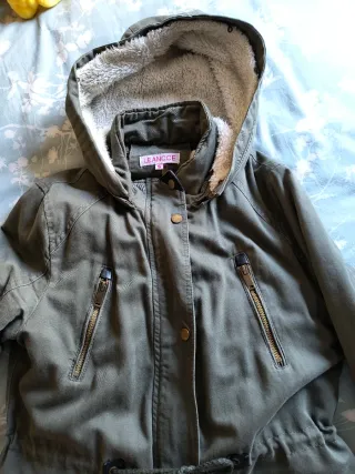 Parka verde mujer con capucha