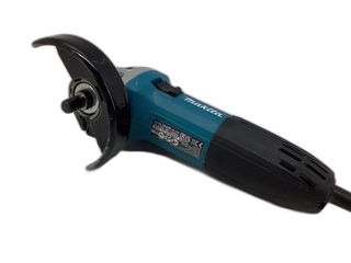 radial makita ga4530r