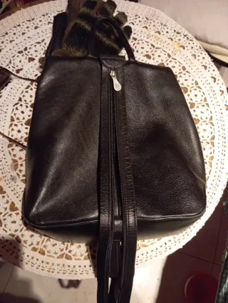 Bolso de piel negro clásico