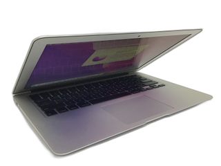 portatil apple apple macbook air core i5 1.8 13 (2017) (a1466)