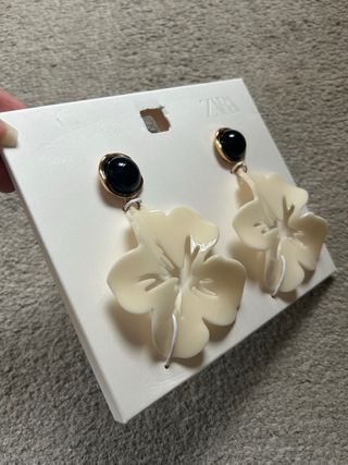 Pendientes Zara Flor Blanco y Negro
