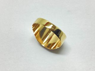 sello oro 18k con piedra con circonita