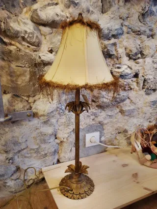 Lámpara de mesa vintage con tulipa