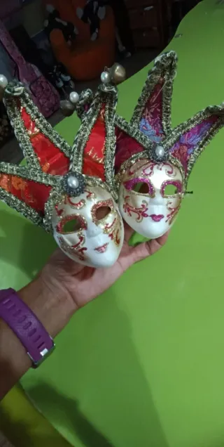 Máscaras Venecianas Rojas y Rosas