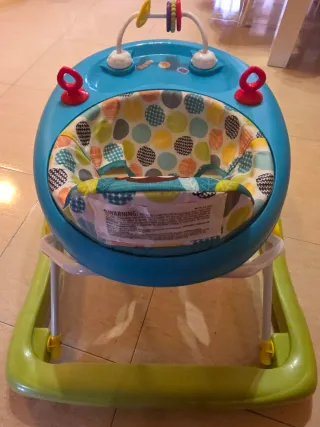 Andador infantil multifunción tacata homologado.