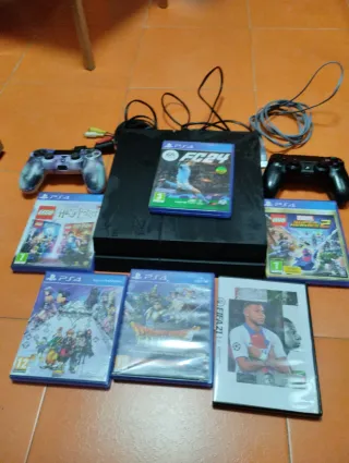 PS4 (PlayStation 4) Negra + Juegos y Mandos