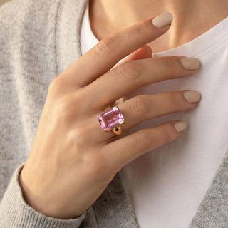 anillo oro 18k con piedra con circonita