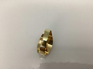 sello oro 18k con piedra con circonita