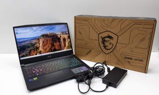 pc portatil msi ms-1585