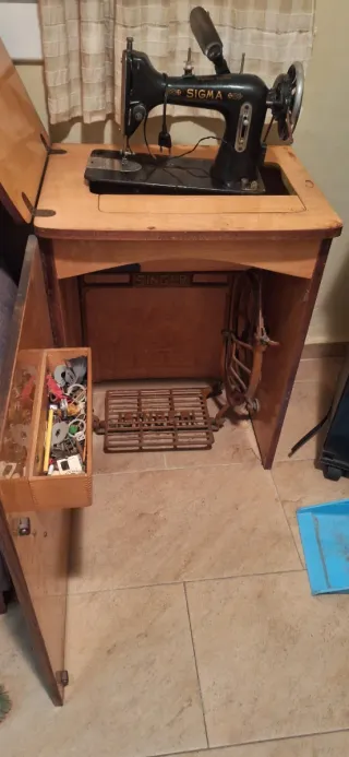 Máquina de coser Sigma antigua