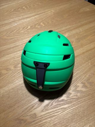 Casco de esquí verde