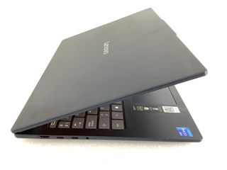 pc portatil lenovo 83hs