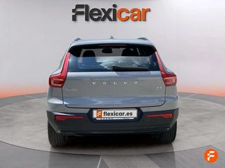 Volvo XC40 2.0 B3 G Plus Dark Auto