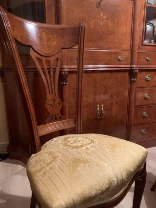 Conjunto mesa comedor clásica y 6 sillas