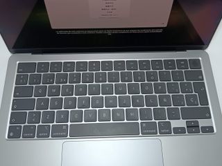 portatil apple apple macbook air m2 8-core 3.4 13 (8gpu) (2022) (a2681)