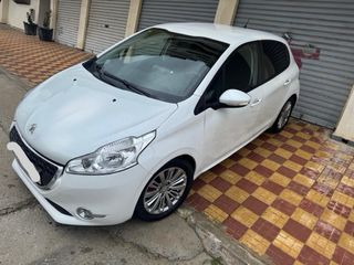 Peugeot 208 2012