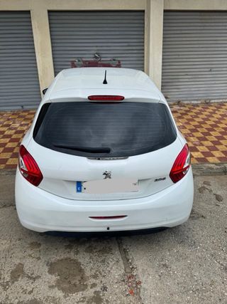 Peugeot 208 2012