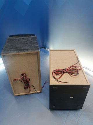 Altavoces Basic, negros, madera, 14x17x26 cm 10w
