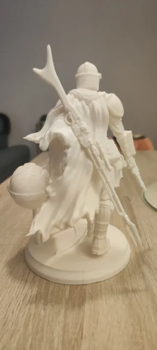 Figura Mandalorian Star Wars con Grogu