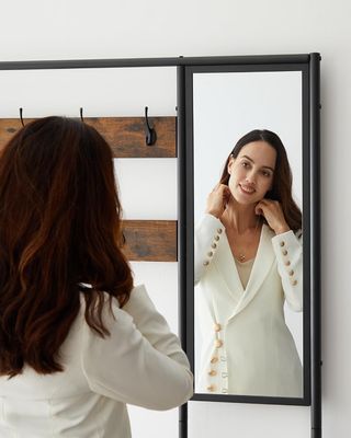 Perchero Con Zapatero, Mueble De Entrada Con Ganchos, Espejo, Banco Y Estantes, 35 X 98 X 180 Cm, Pasillo Dormitorio Salón, Industrial, Marrón Vintage Y Negro Tinta HSR415B01