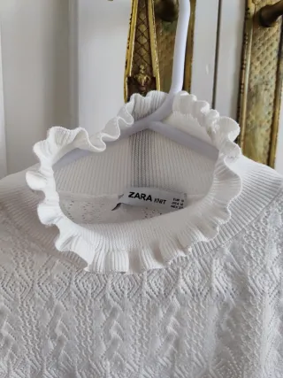 Jersey Zara Blanco Cuello Alto Volante
