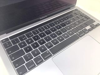 portatil apple apple macbook pro core i7 2.3 13 touchbar/touch id (2020) (a2251)