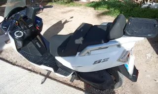 Daelim Maxi Scooter Blanca Automática