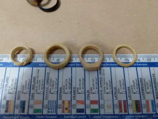 4 anelli antichi Uganda