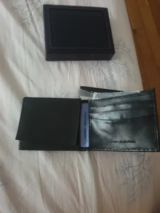 Cartera Tommy Hilfiger Negra