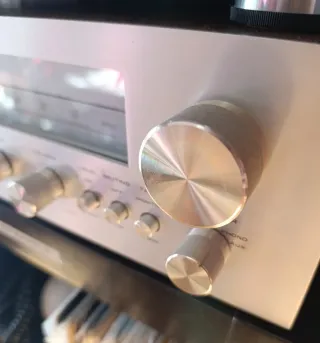 Amplificador y sintonizador inkel RK 715