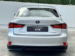 LEXUS IS 2.5 300h F Sport