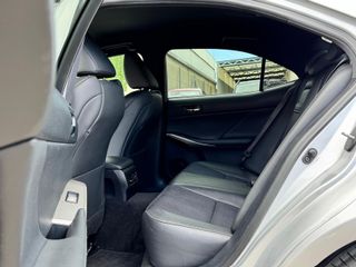 LEXUS IS 2.5 300h F Sport