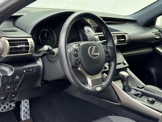 LEXUS IS 2.5 300h F Sport