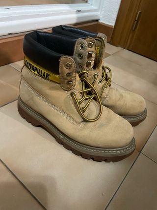 Botas Caterpillar Beige y Negras