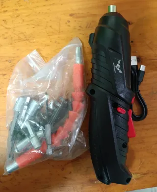 Atornillador Eléctrico a Batería JENABOM