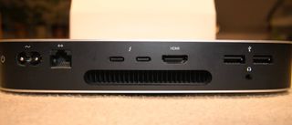 Mac Mini M1 + Macally teclado + Base Satechi