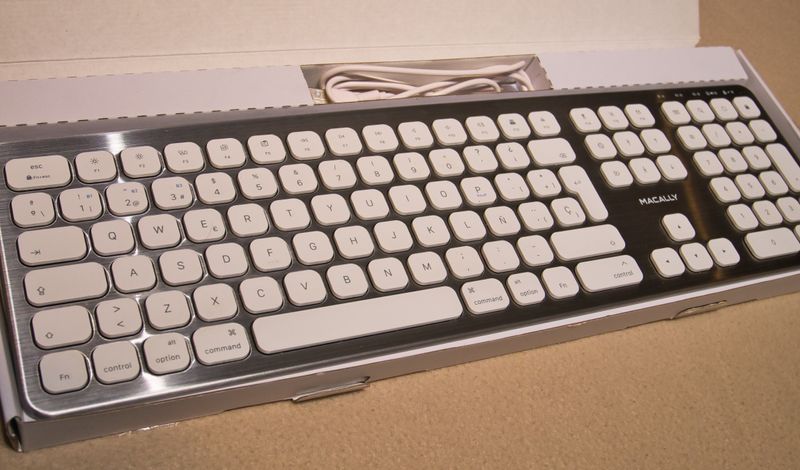 Mac Mini M1 + Macally teclado + Base Satechi afbeelding 10