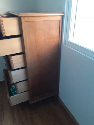 Cajonera de madera con 7 cajones