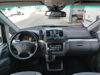 MERCEDES VIANO CAMPER CON CAMA  Y MESA