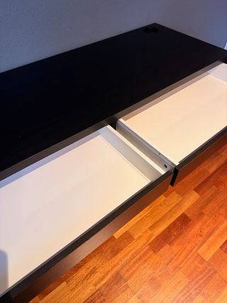 Escritorio IKEA MICKE 142x50 negro – como nuevo