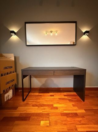 Escritorio IKEA MICKE 142x50 negro – como nuevo