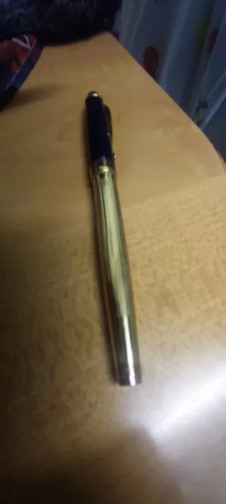 Bolígrafo vintage azul y dorado