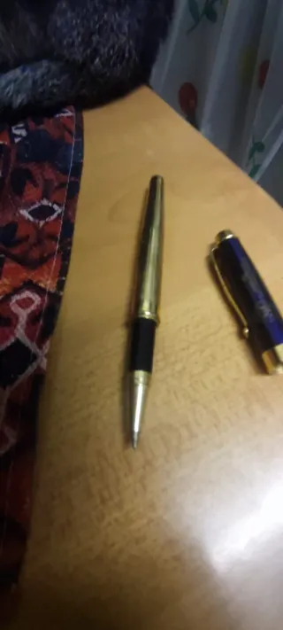 Bolígrafo vintage azul y dorado